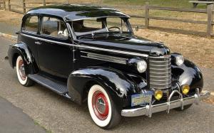 Oldsmobile F7 2Dr Trunkback '1937